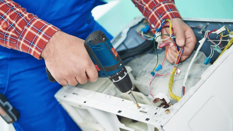 Karapürçek Mitsubishi Mitsubishi çamaşır makinesi kart tamiri – Su almama arızası orijinal parça ile giderildi. - Teknik servis örneği